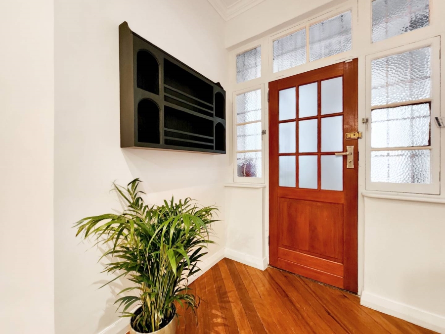 To Let 1 Bedroom Property for Rent in Sea Point Western Cape
